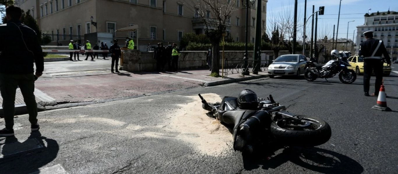 Ποινική δίωξη για ανθρωποκτονία στον οδηγό της Ν.Μπακογιάννη για το θάνατο του 23χρονου Ιάσονα έξω από τη Βουλή